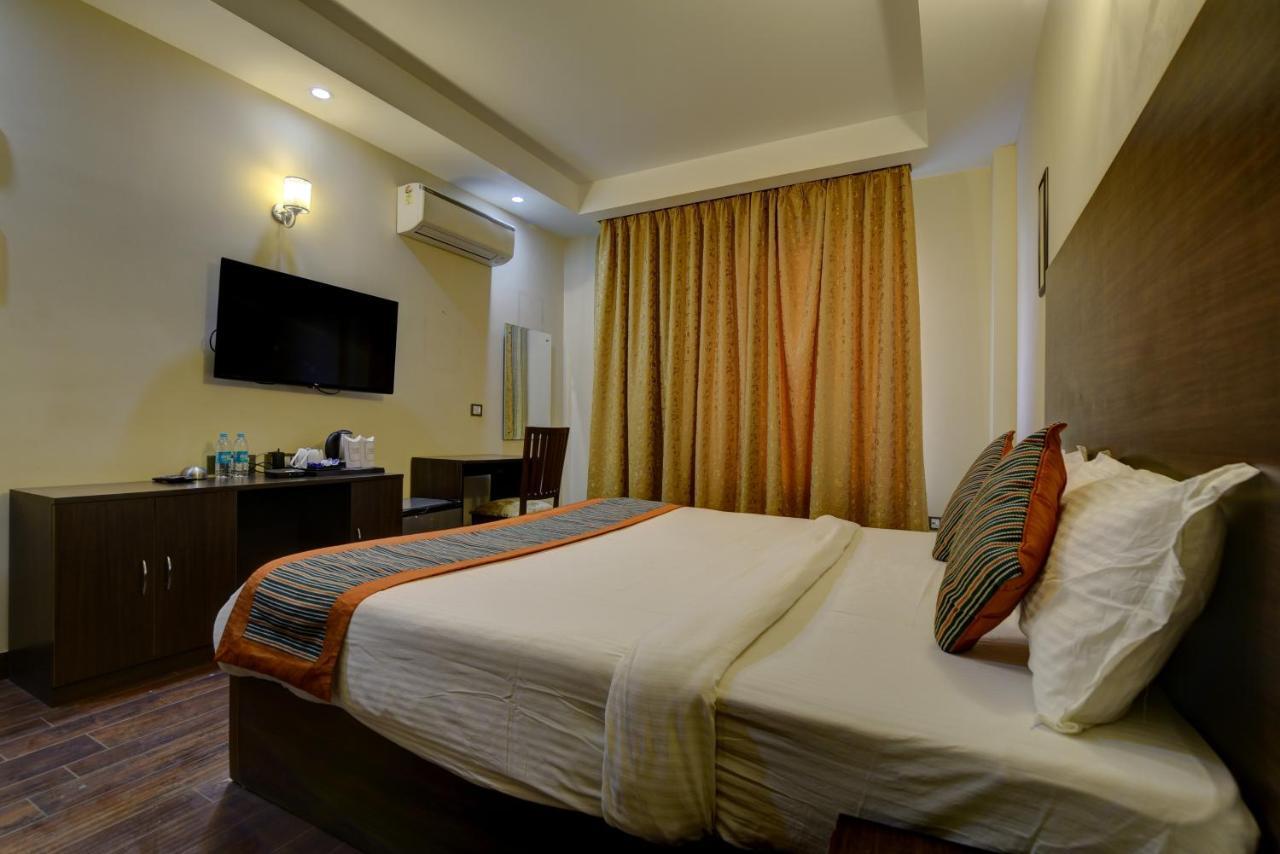 Country Inn Hotels & Resorts Vrindāvan Exterior foto
