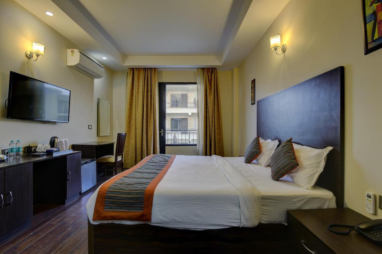 Country Inn Hotels & Resorts Vrindāvan Exterior foto