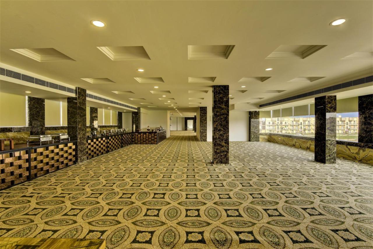 Country Inn Hotels & Resorts Vrindāvan Exterior foto