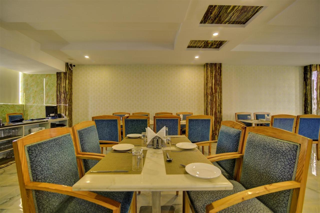 Country Inn Hotels & Resorts Vrindāvan Exterior foto